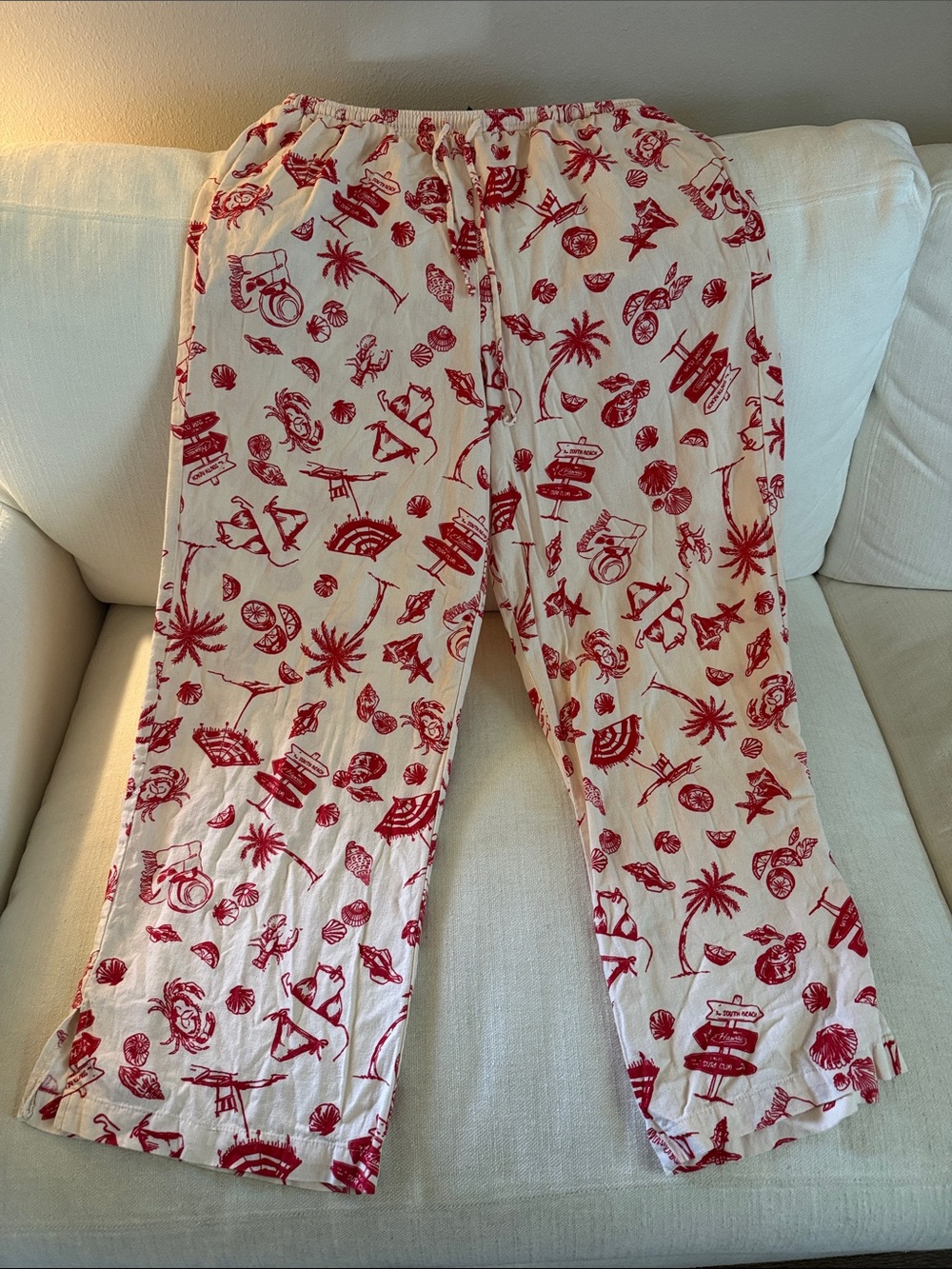 Women’s Medium Wild Fable Red Graphic Print Lounge Pants